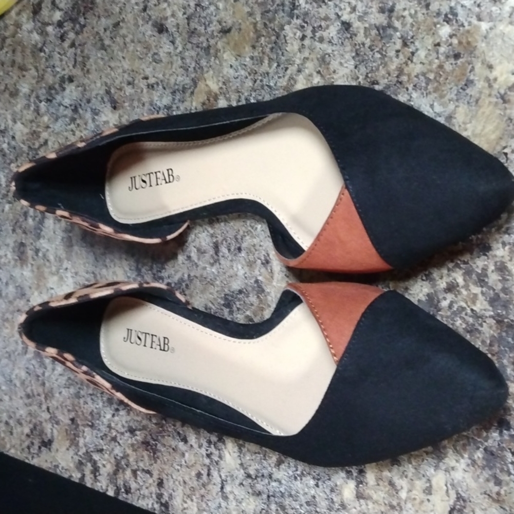2 FOR $15 BUNDLE SALE! New flat shoes, animal print - Picture 3 of 5